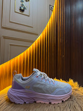 SKECHERS SIZE 37