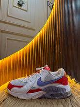 NIKE SIZE 40.5