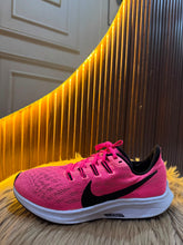 NIKE SIZE 38