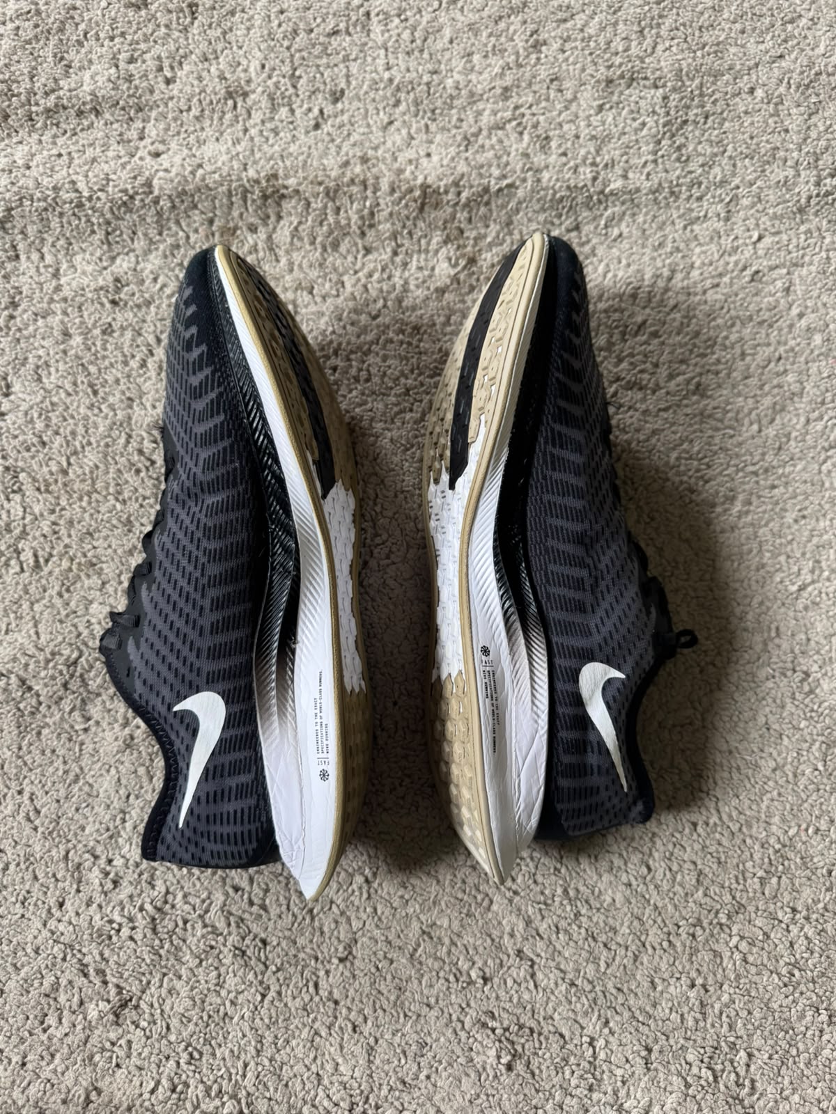 NIKE  SIZE 43