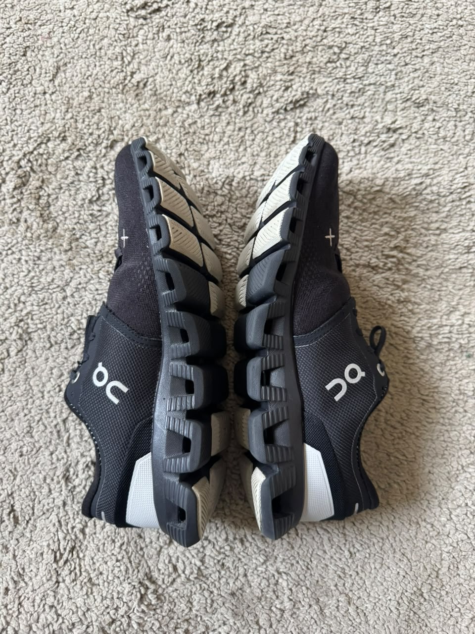 ON RUNNING SIZE 40