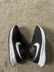 Nike Revolution 6