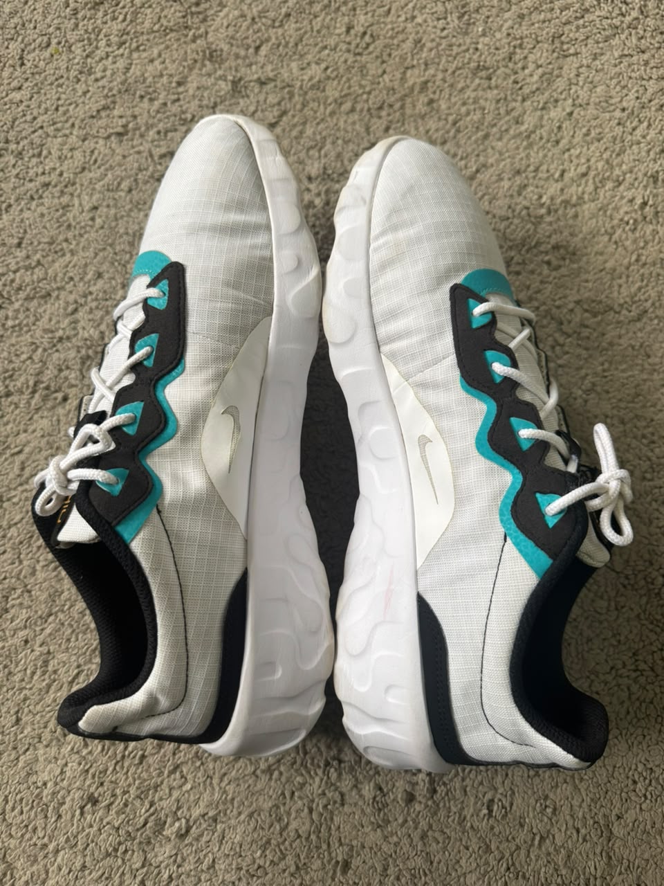 Nike Explore Strada sneakers