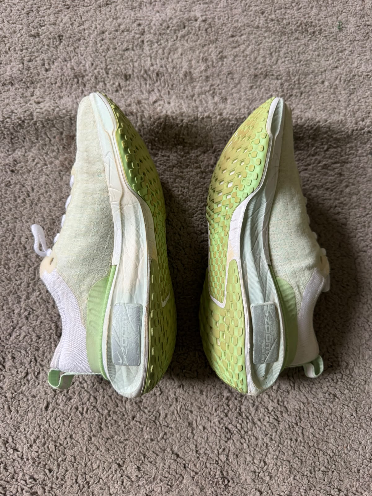 NIKE SIZE 40.5