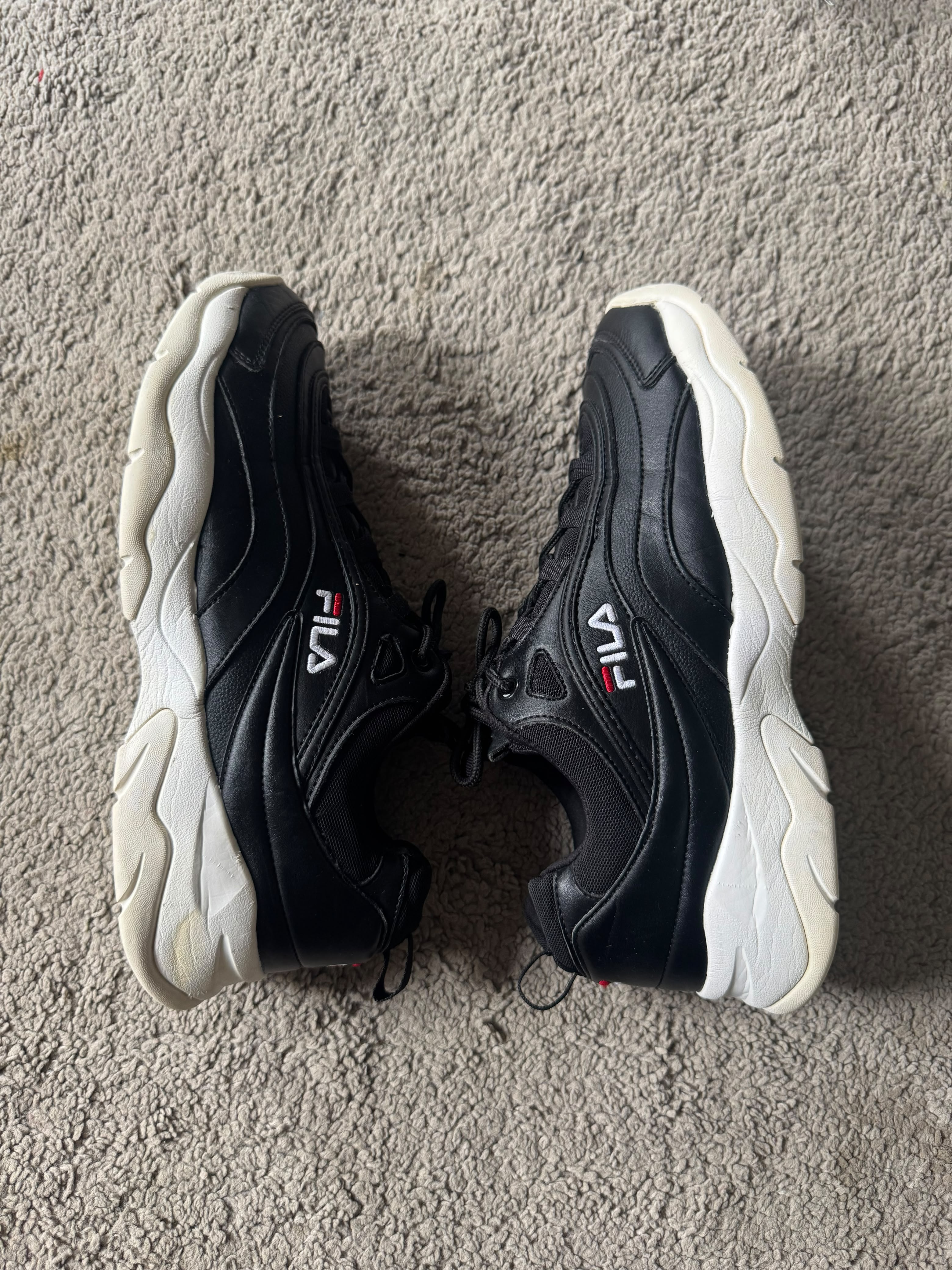 FILA SIZE 43