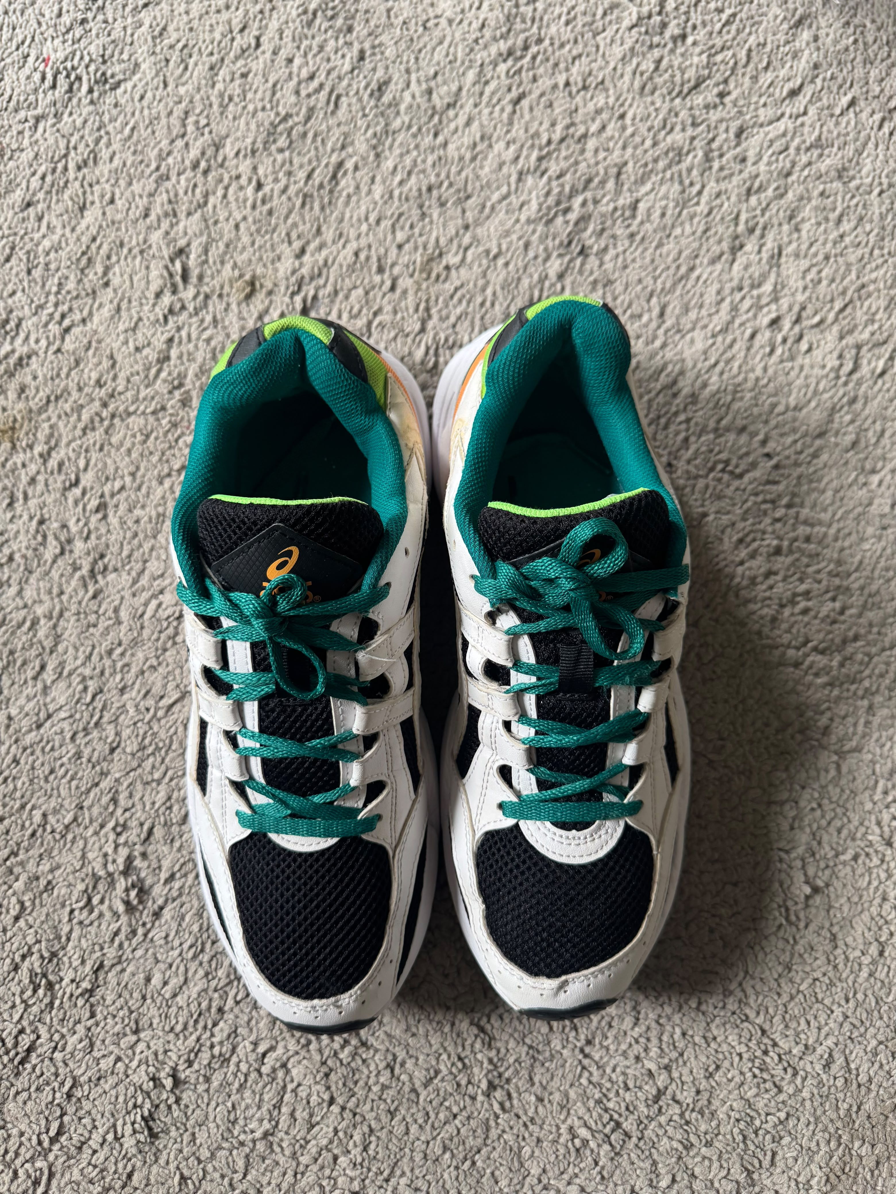 ASICS SIZE 42