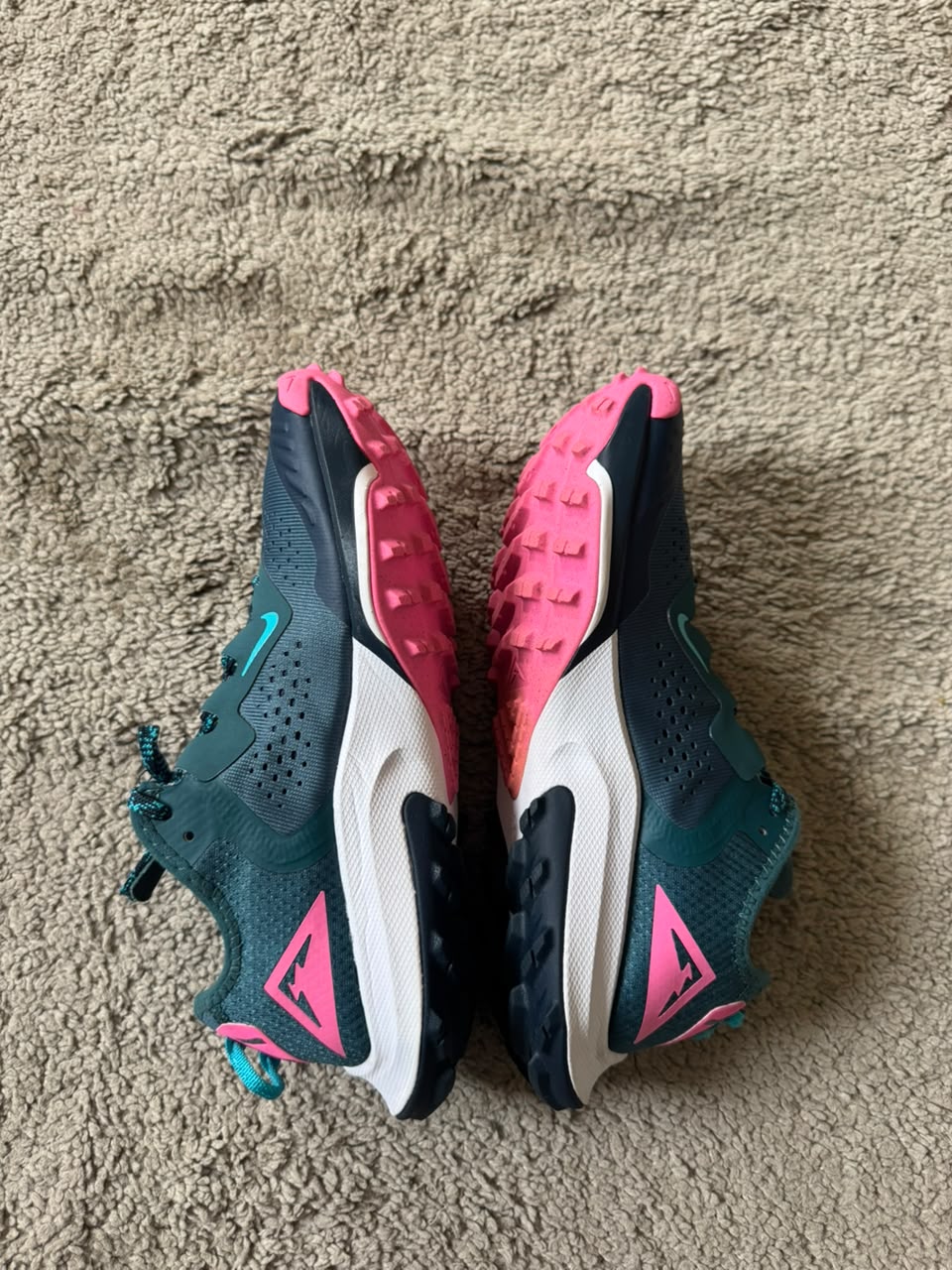 NIKE SIZE 38