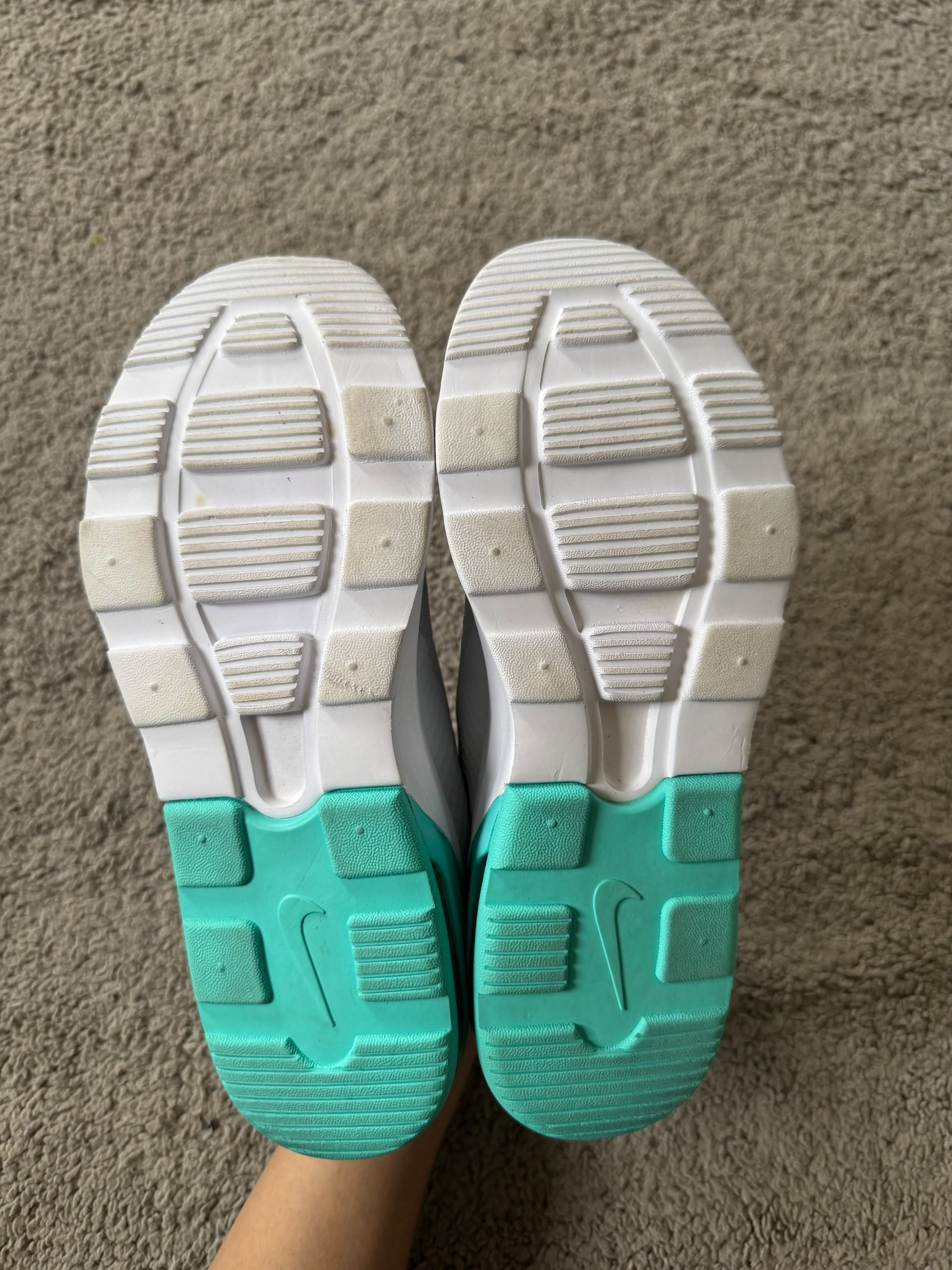 NIKE AIR MAX MOTION 2
