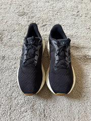 NEW BALANCE SIZE 40
