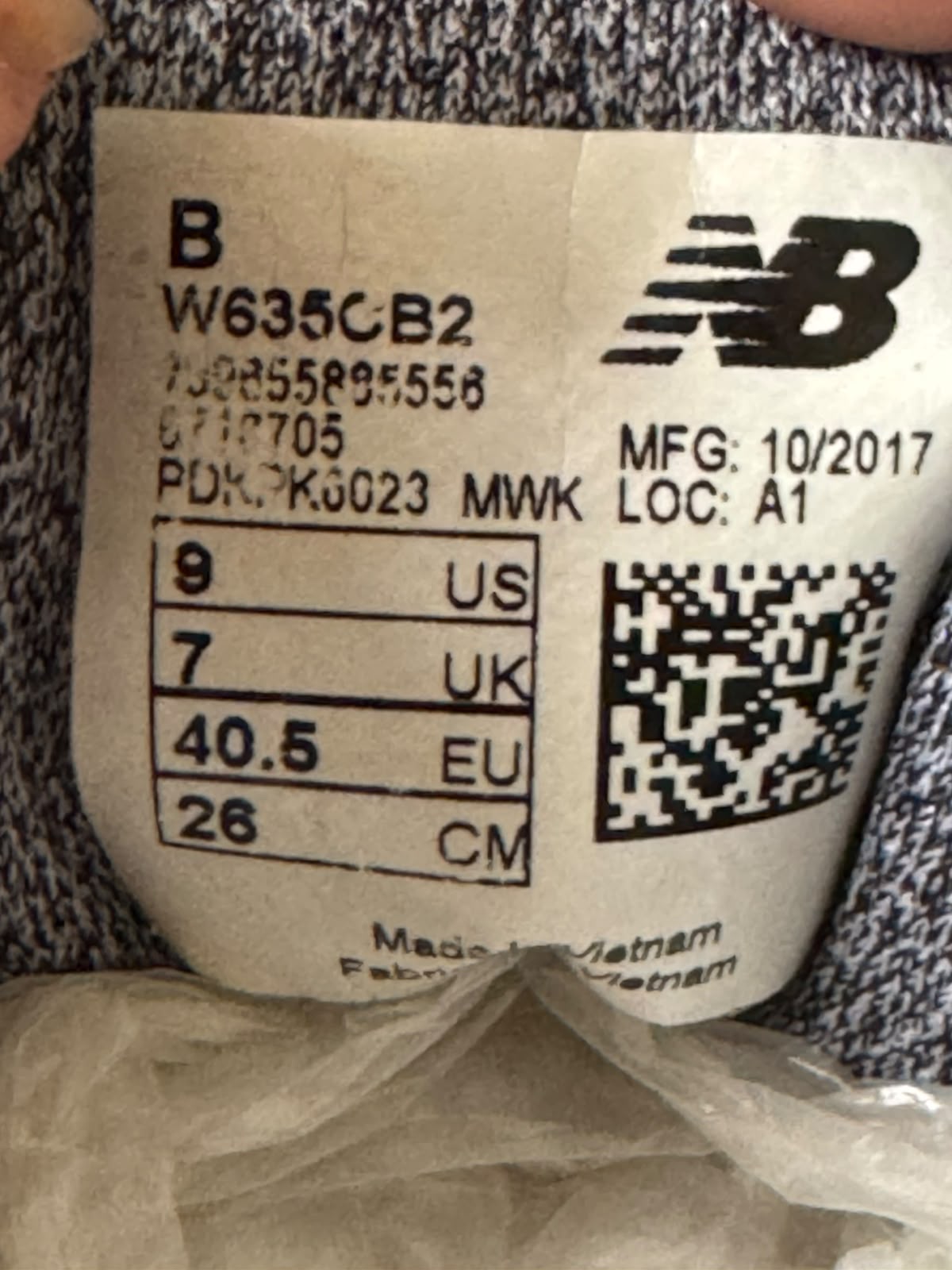 NEW BALANCE SIZE 40.5
