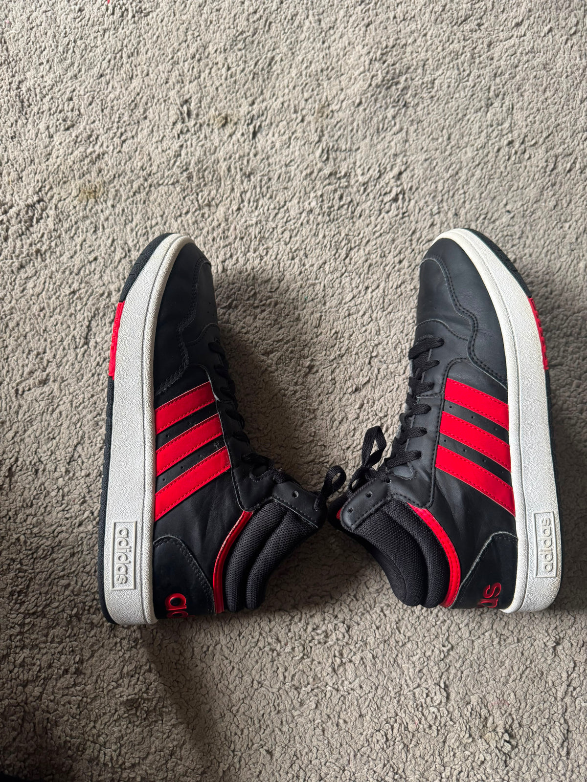 ADIDAS SIZE 41.5