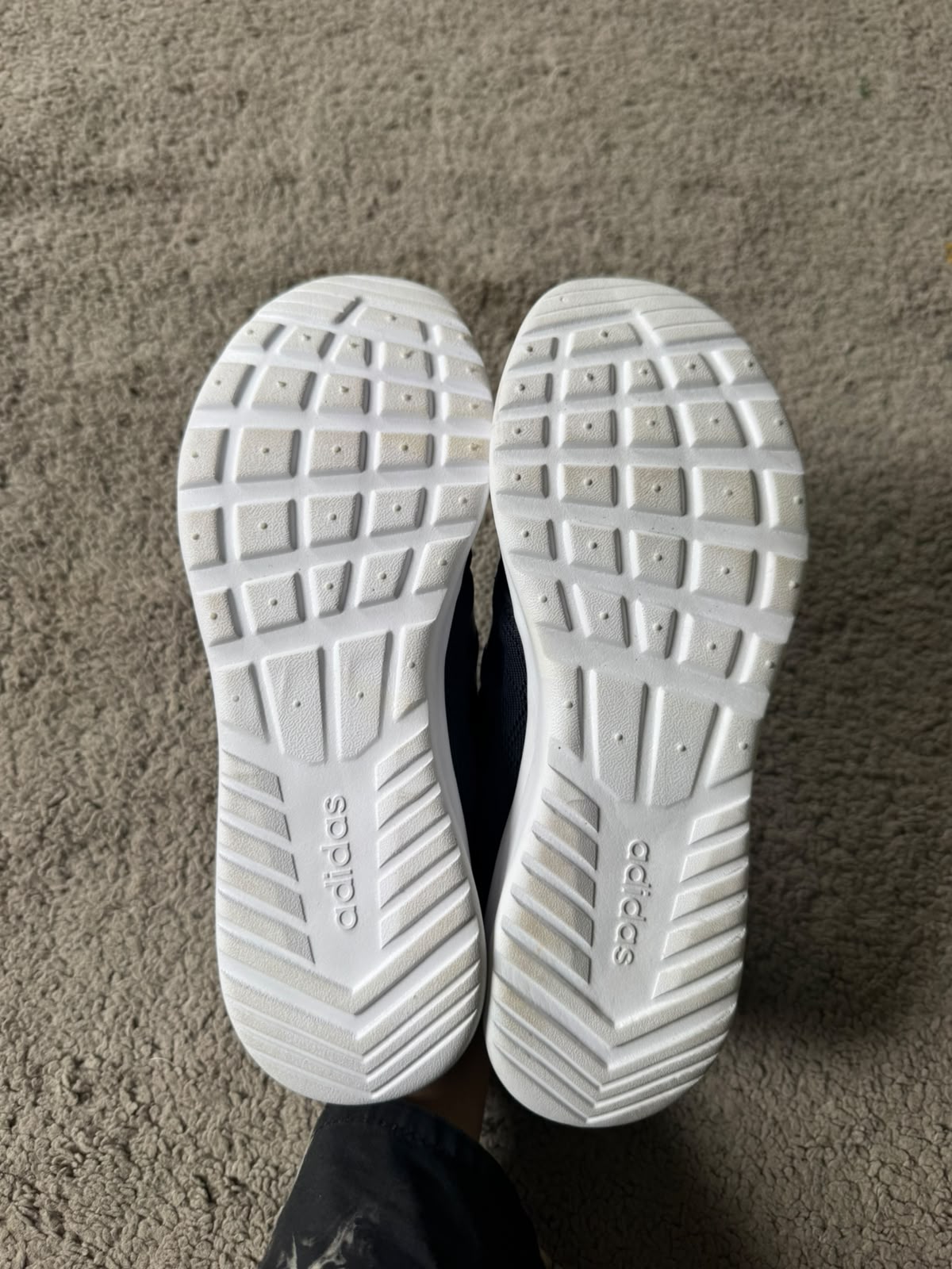 ADIDAS SIZE 39.5