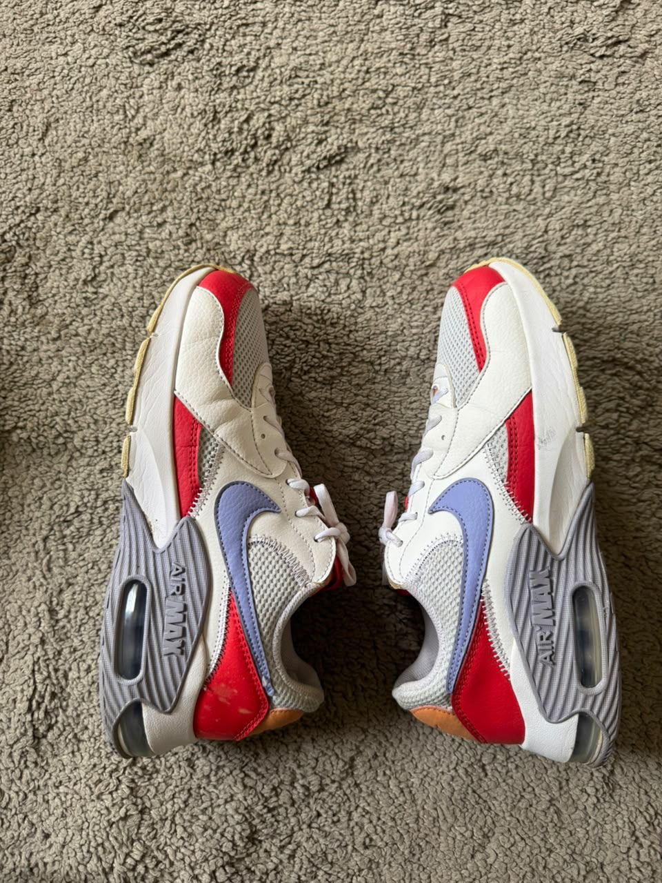 NIKE SIZE 40.5