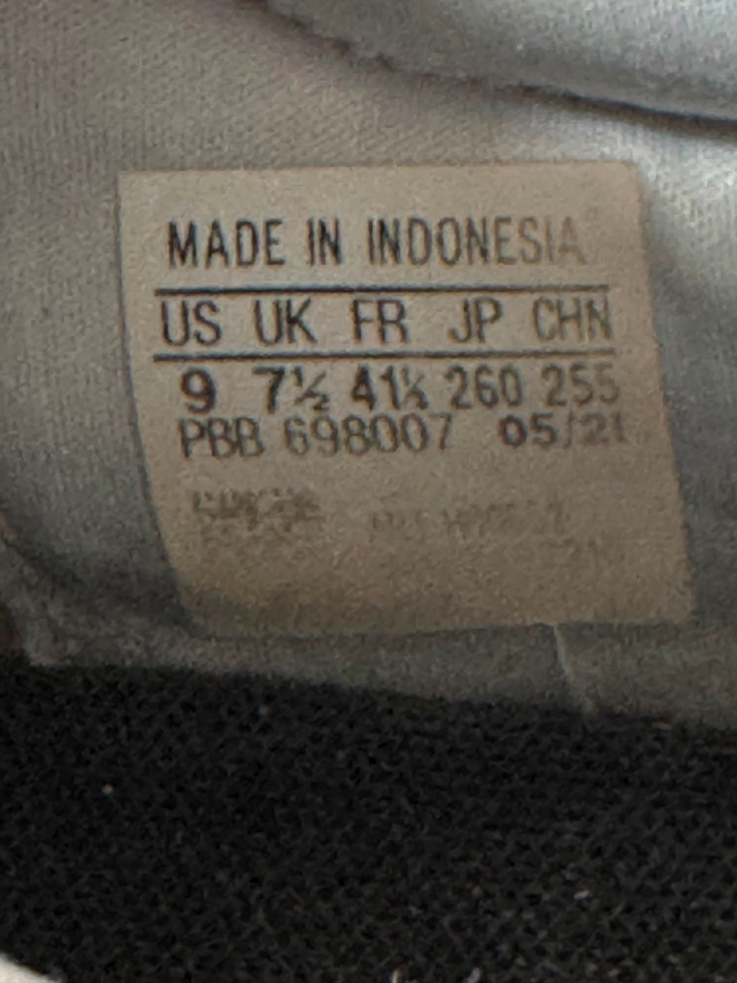 ADIDAS SIZE 41.5