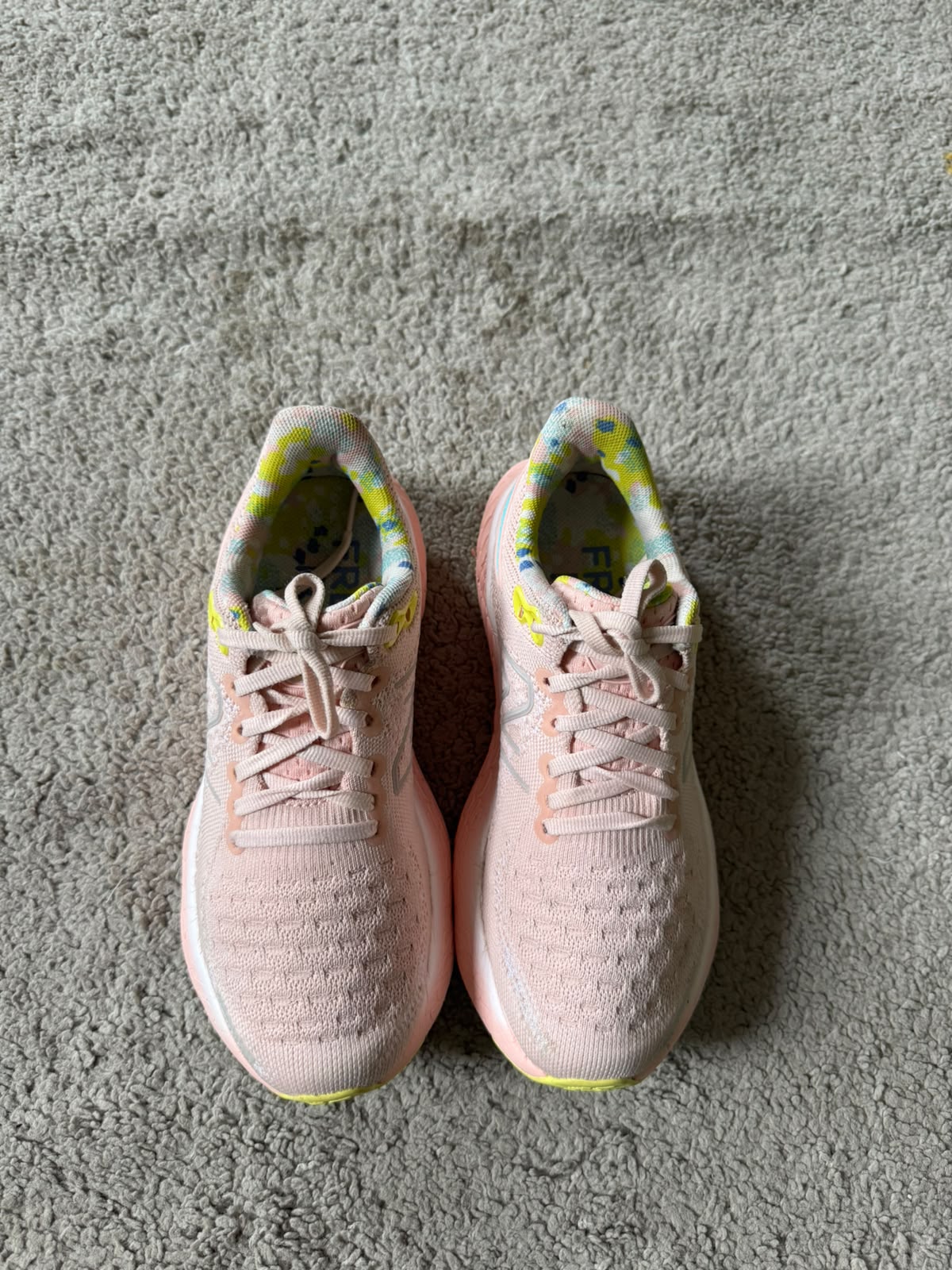 NEW BALANCE SIZE 36.5