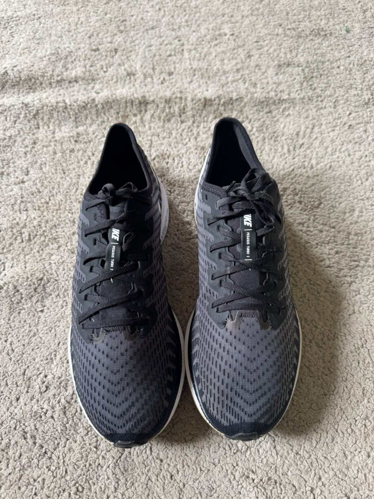 NIKE  SIZE 43
