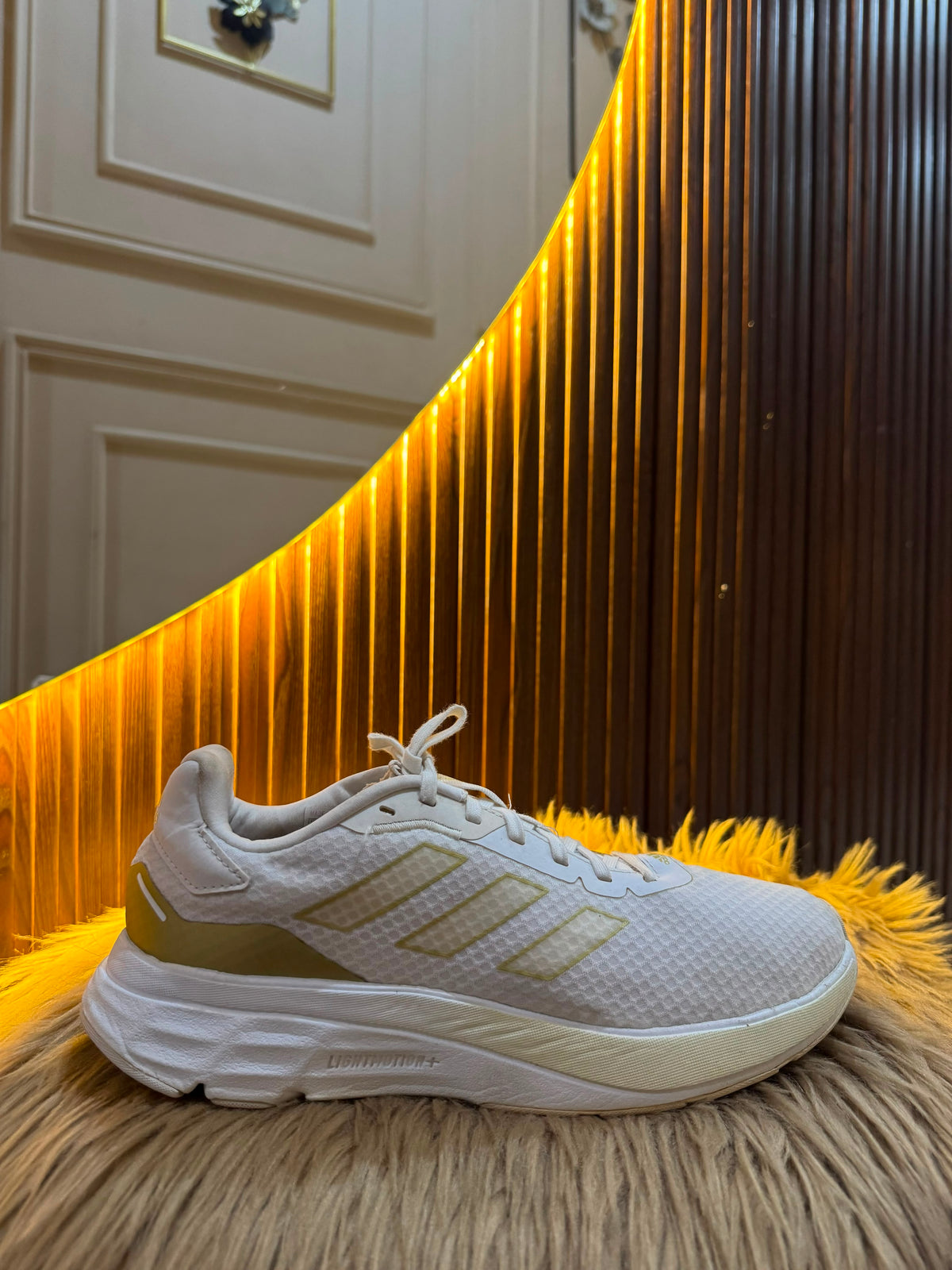 ADIDAS SIZE 42.5