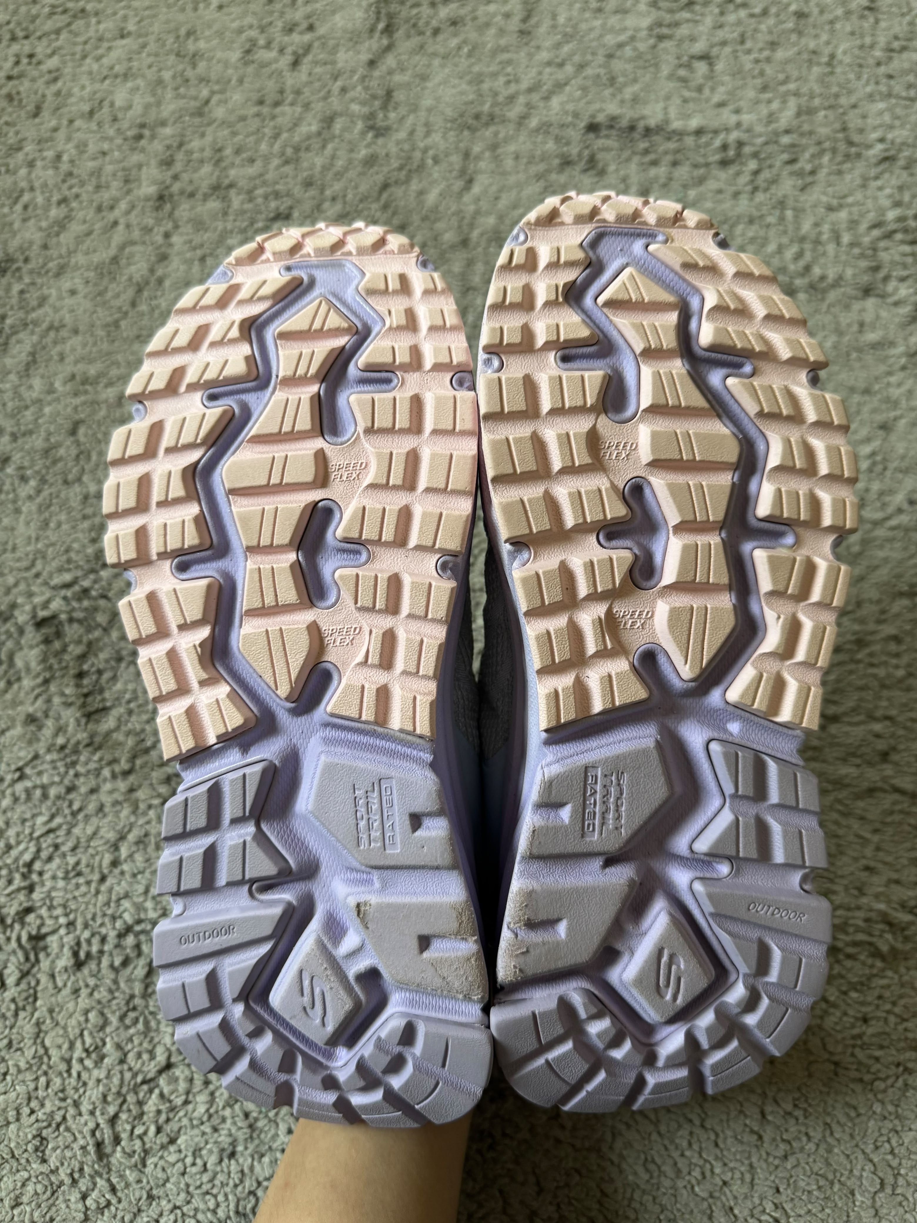 SKECHERS SIZE 37