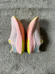 NEW BALANCE SIZE 36.5