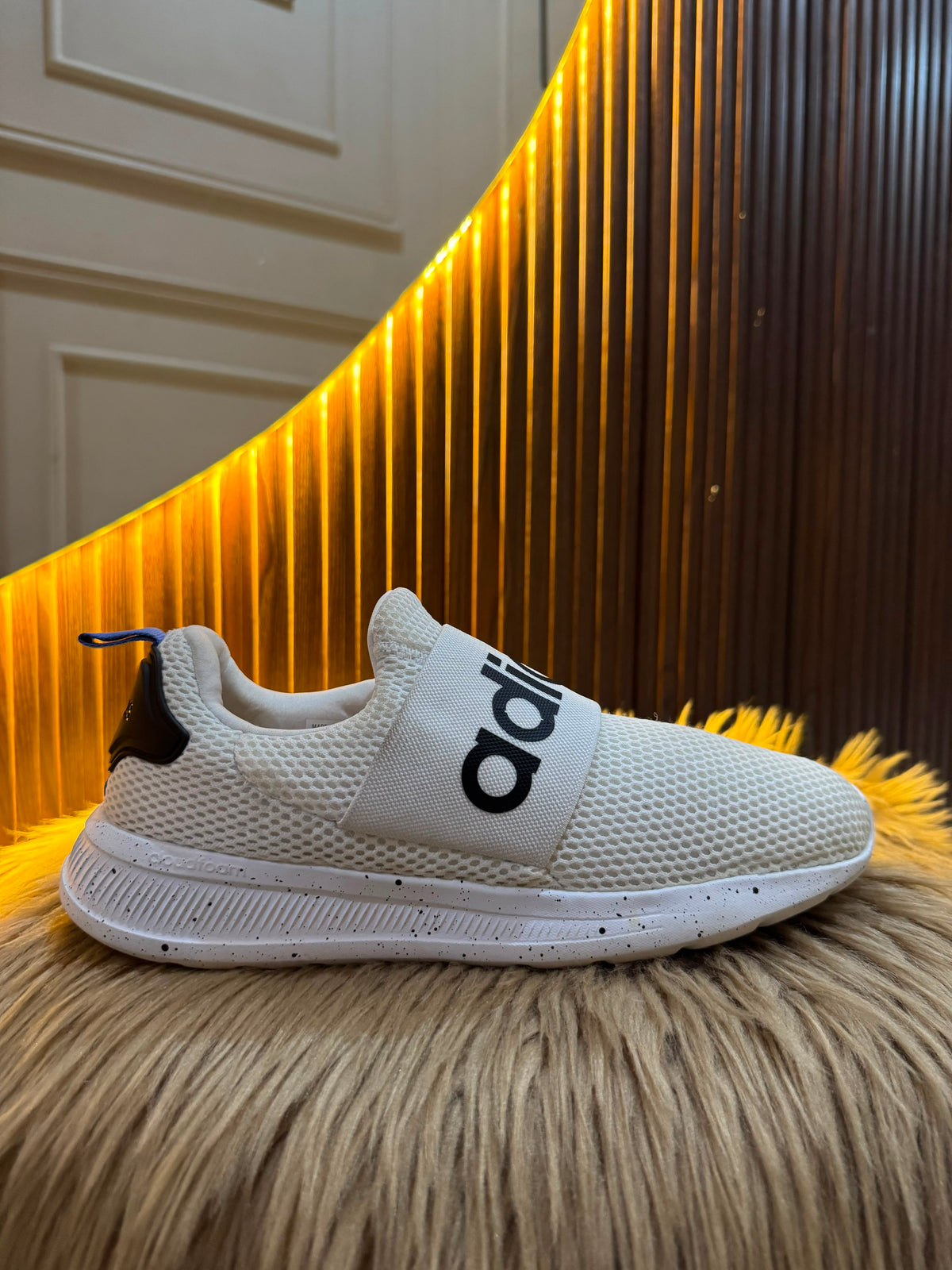 ADIDAS SIZE 42.5