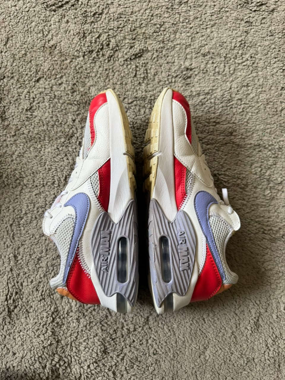 NIKE SIZE 40.5