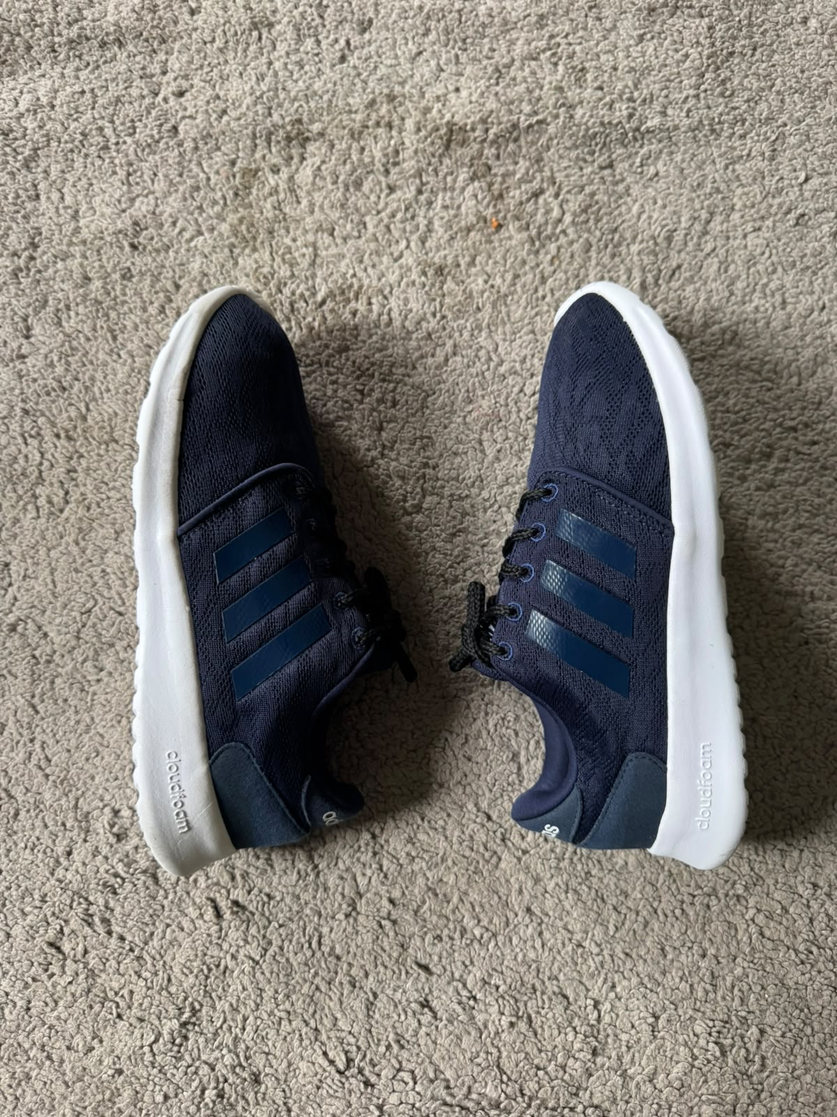 ADIDAS SIZE 39.5