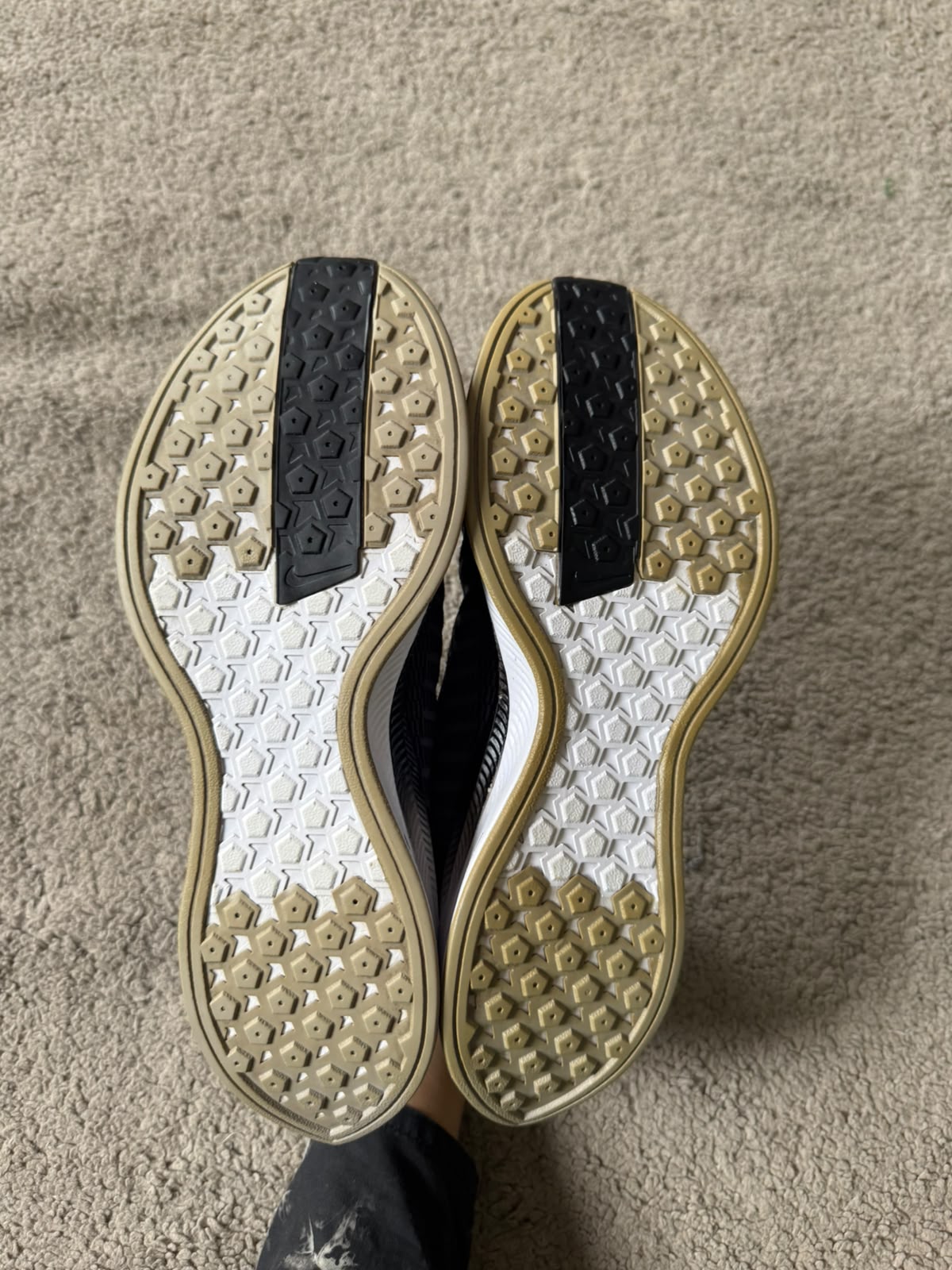 NIKE  SIZE 43