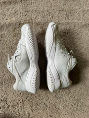 NIKE SIZE 38.5