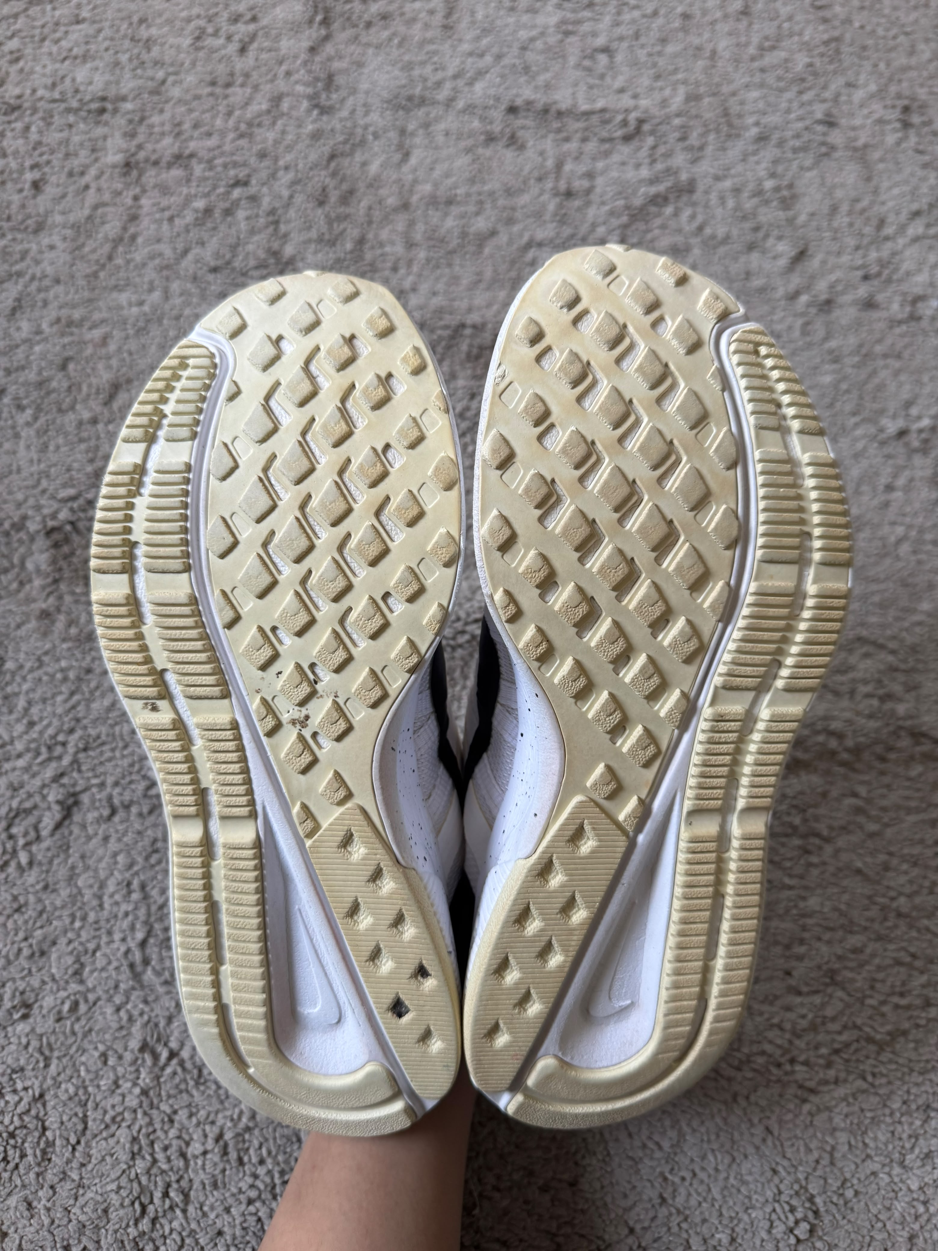 NIKE SIZE 40.5