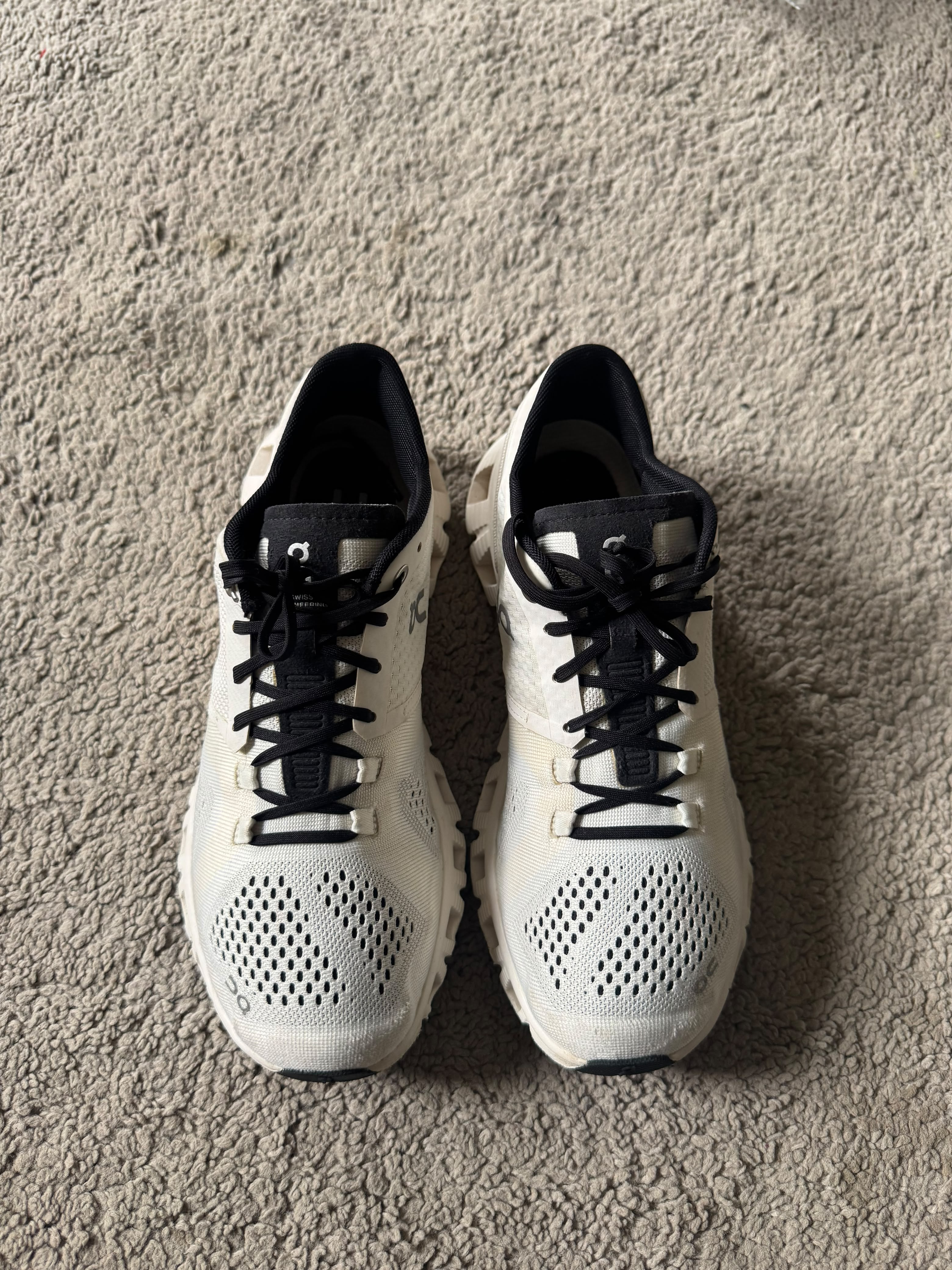 ON RUNNING SIZE 38.5