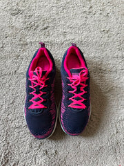 SKECHERS SIZE 38