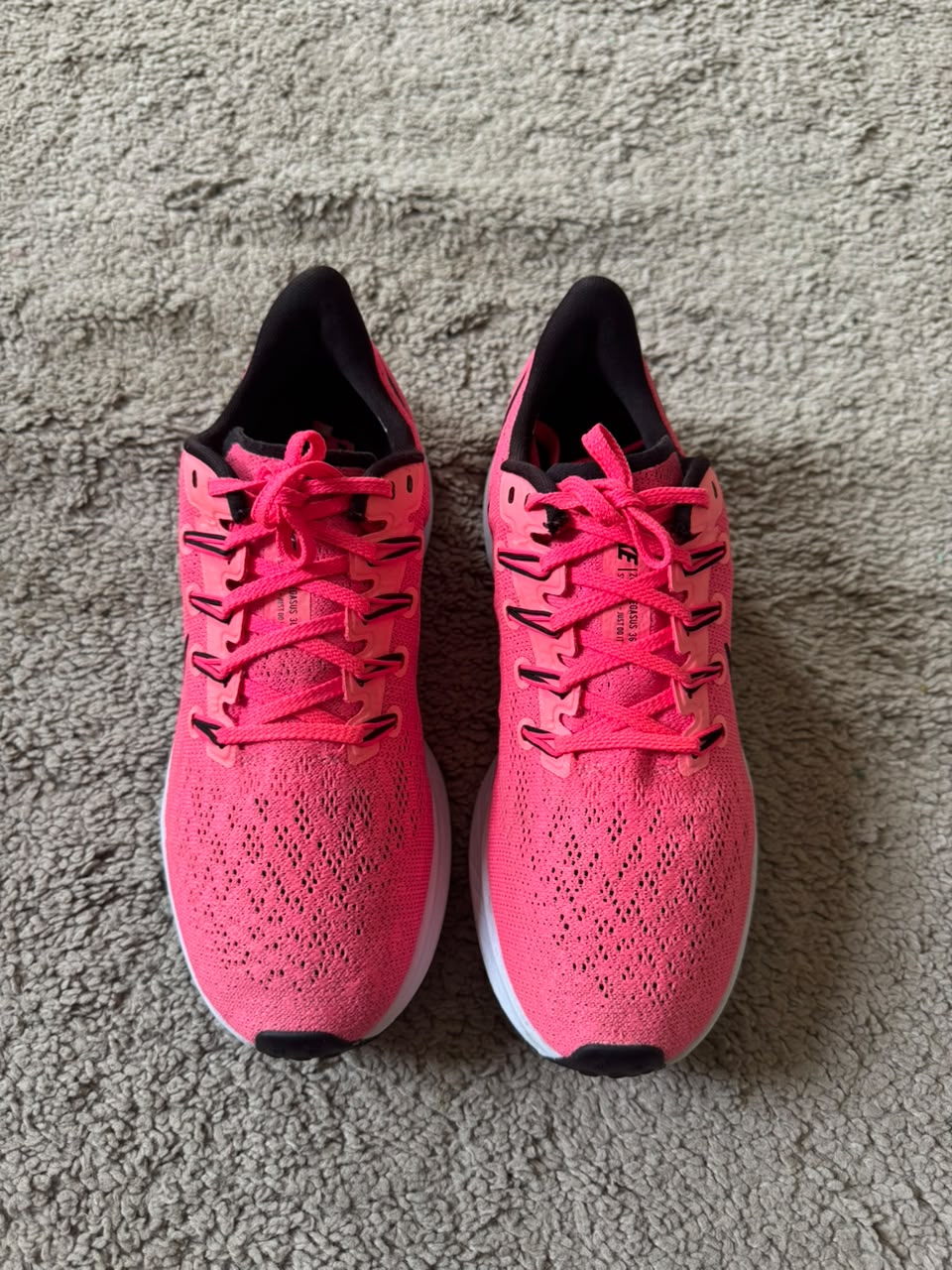 NIKE SIZE 38