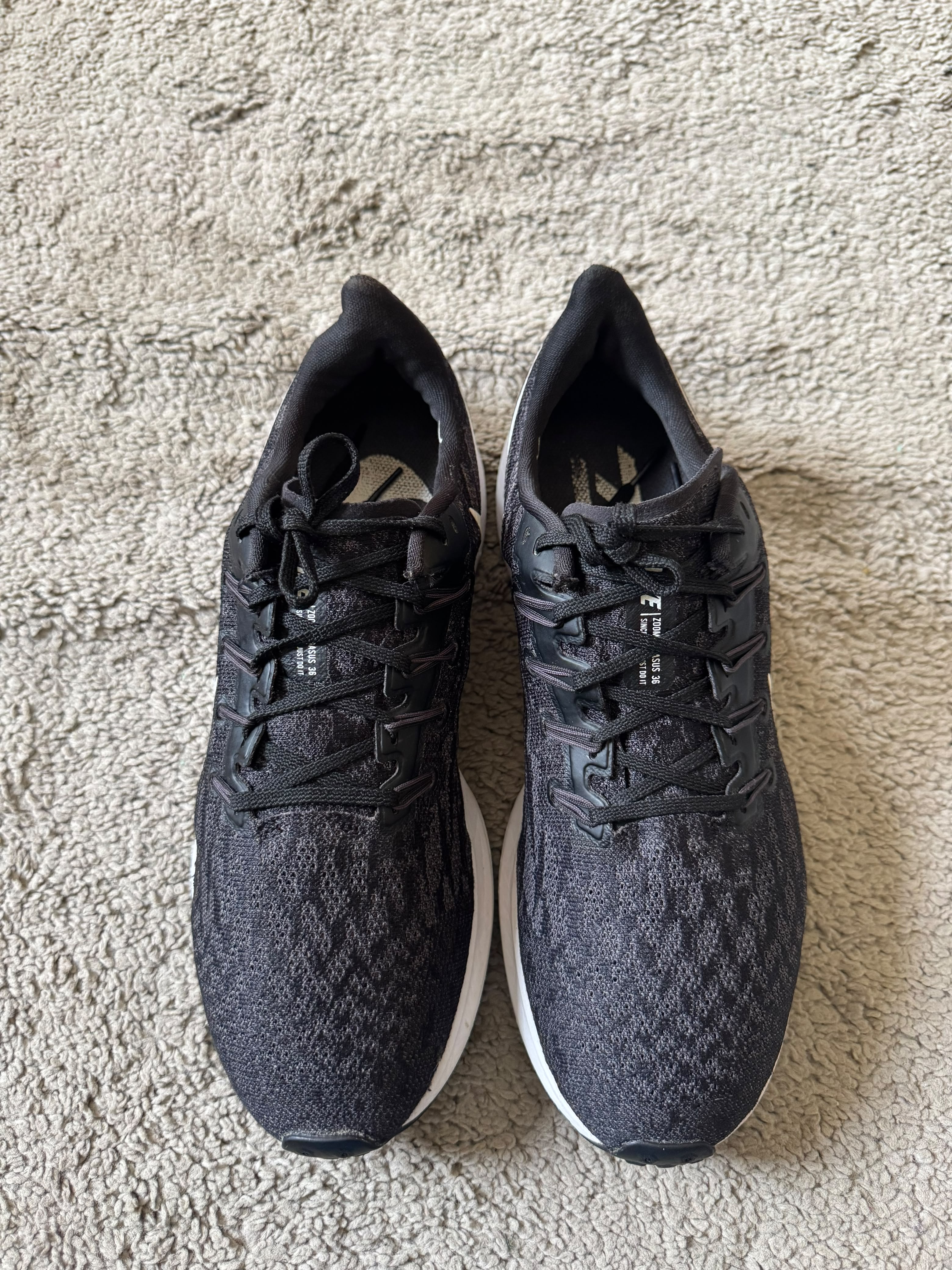 NIKE SIZE 44