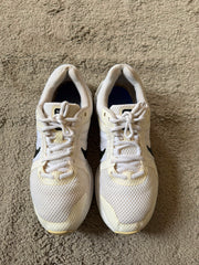 NIKE SIZE 40.5