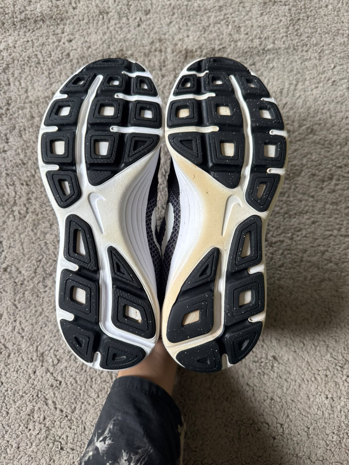 NIKE SIZE 39