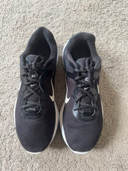Nike Revolution 6
