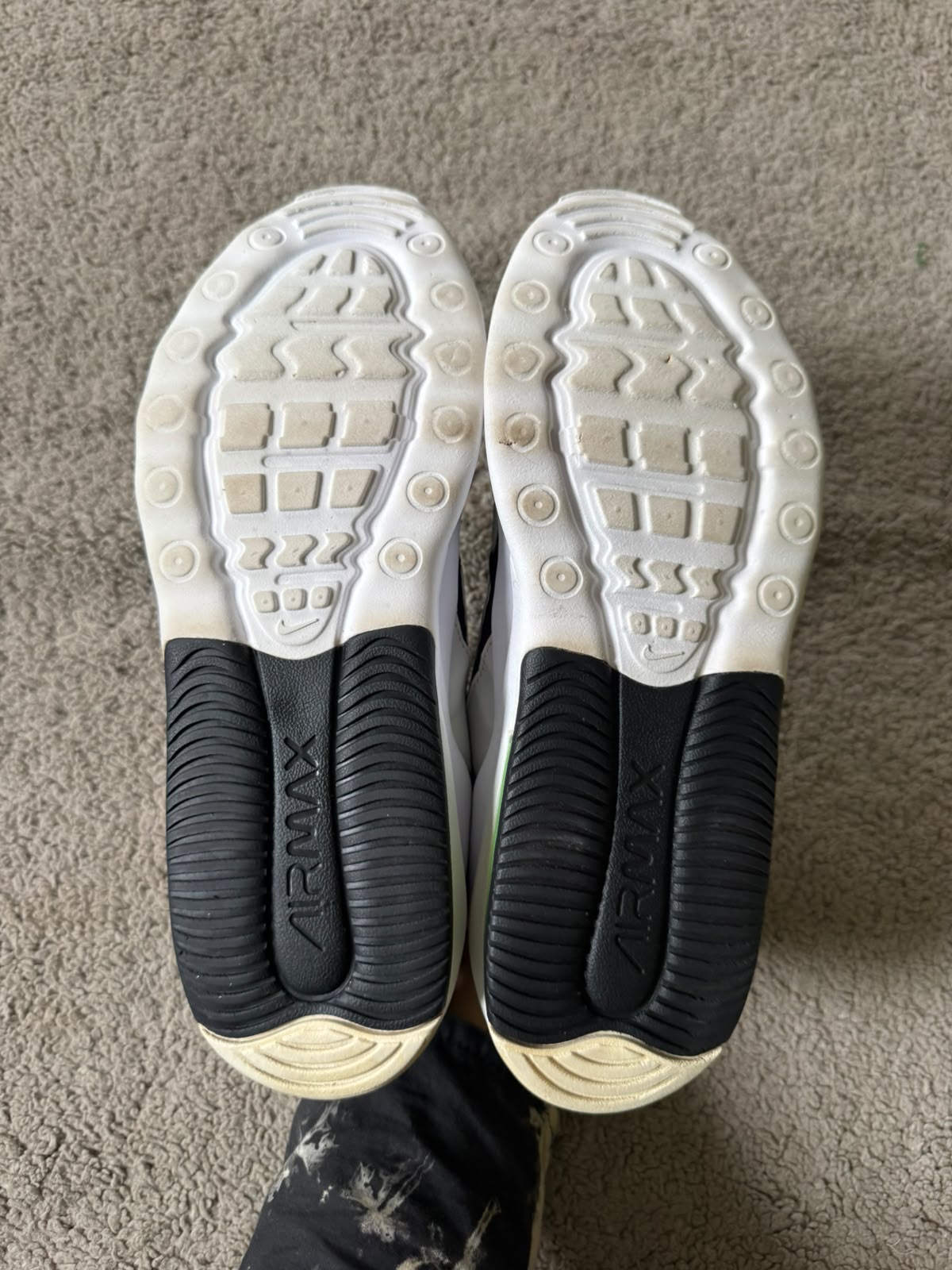 NIKE SIZE 42.5