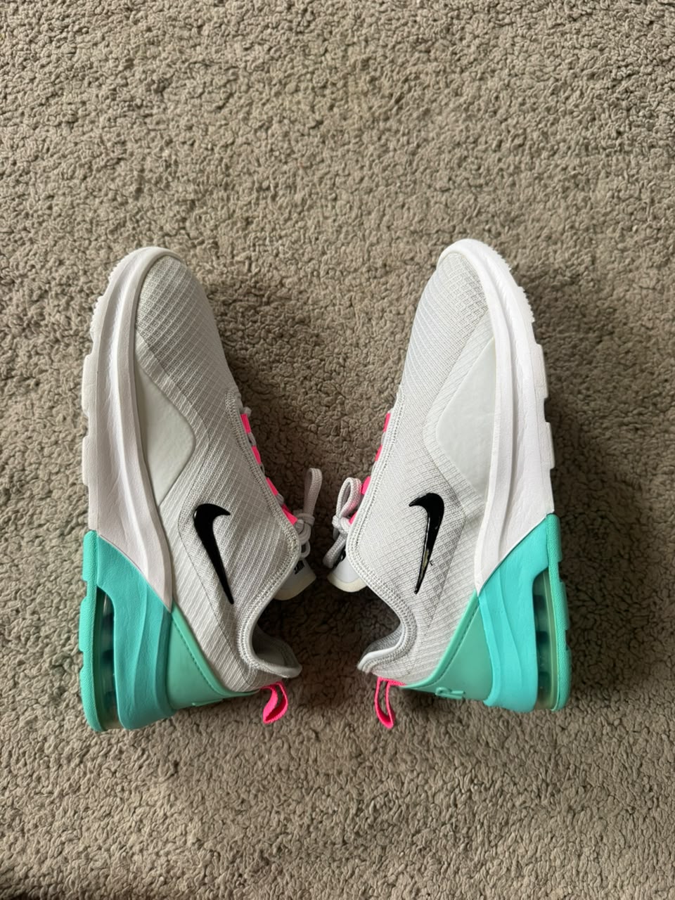 NIKE AIR MAX MOTION 2