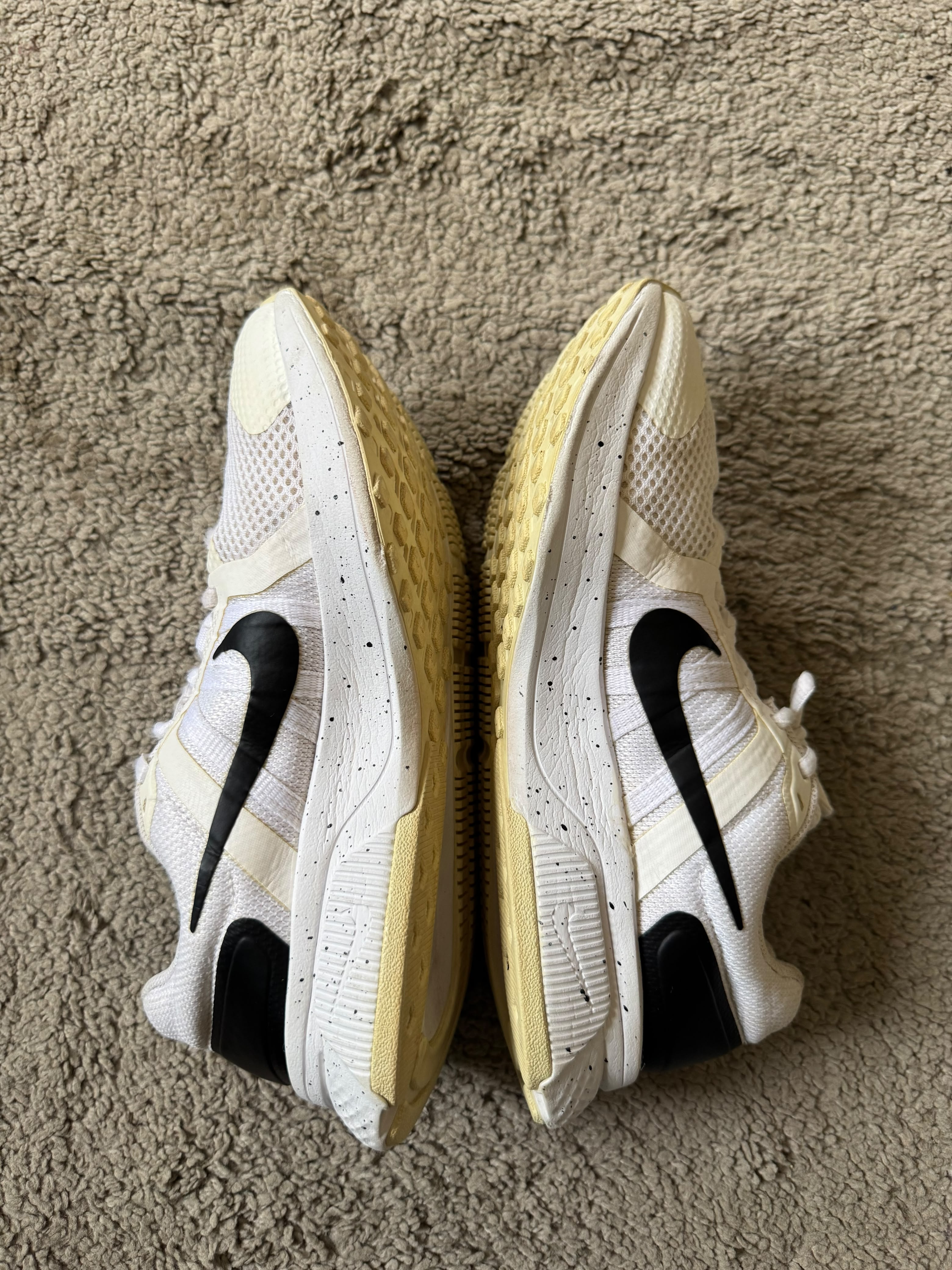 NIKE SIZE 40.5