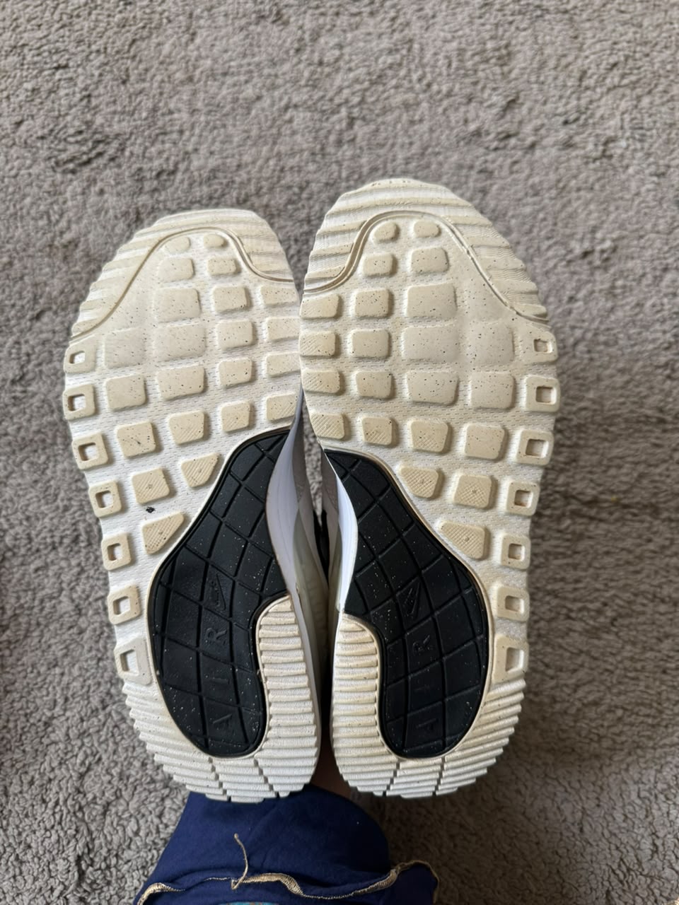 NIKE SIZE 37