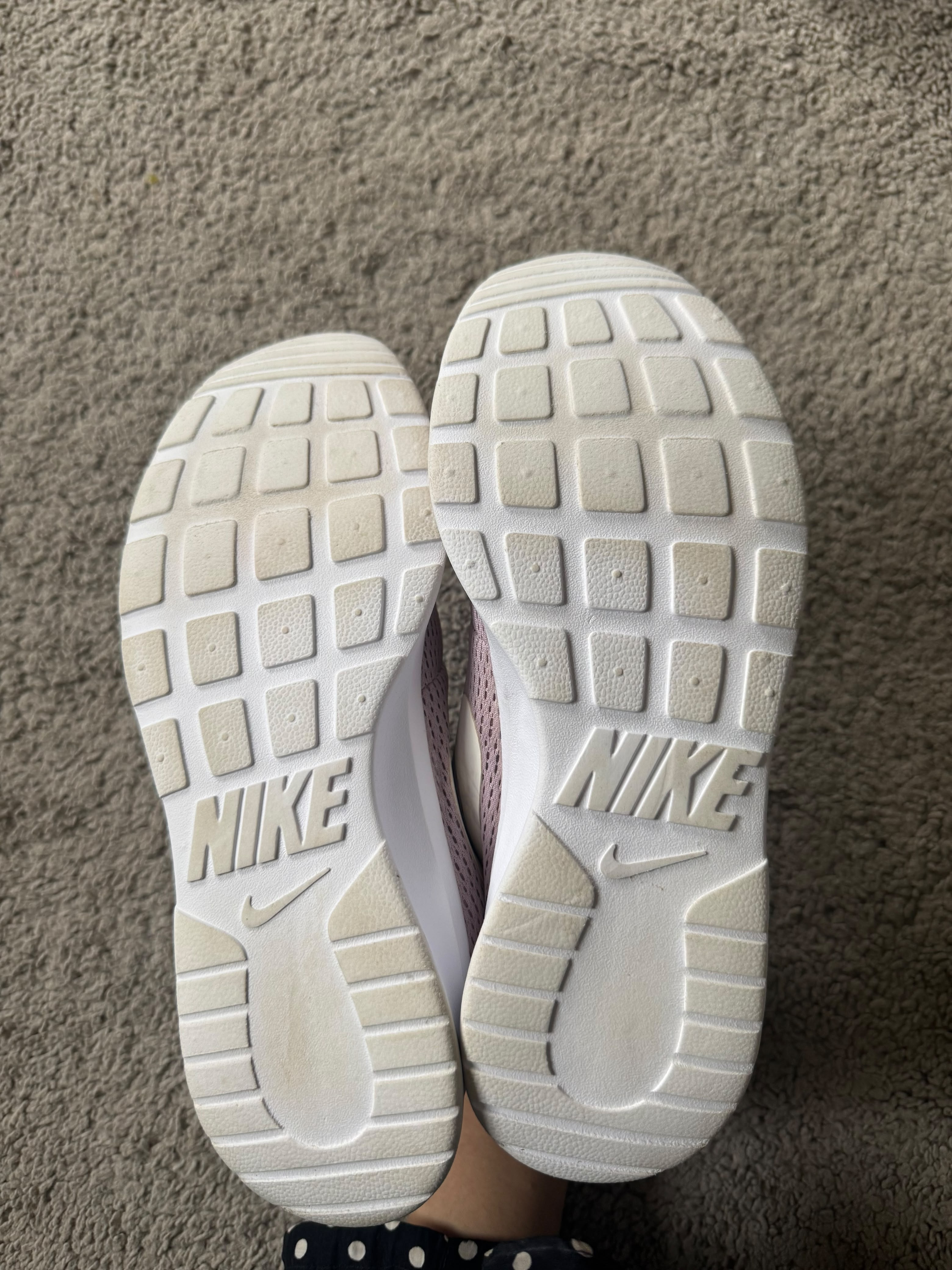 Nike Tanjun