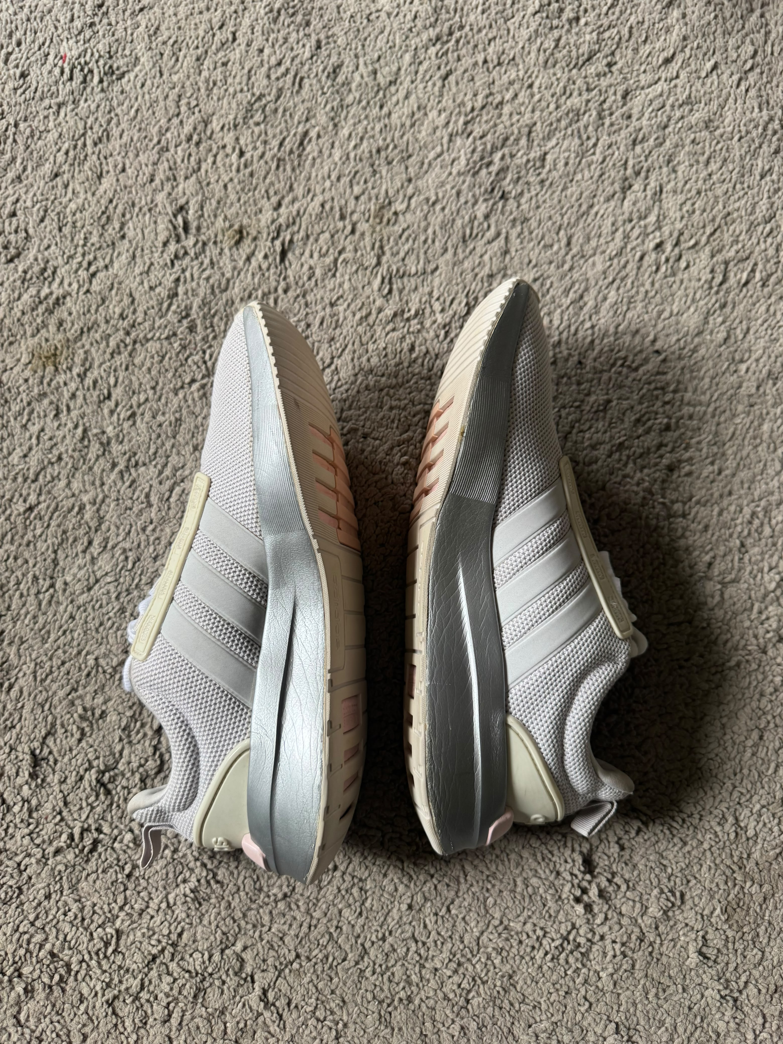 ADIDAS SIZE 41.5