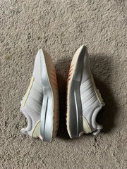 ADIDAS SIZE 41.5