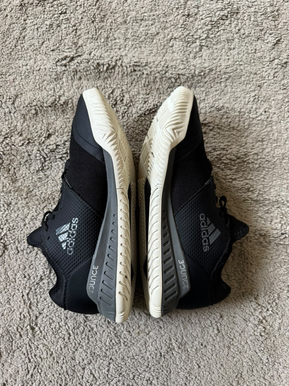 ADIDAS SIZE 41.5