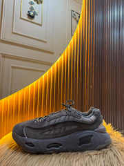 ADIDAS SIZE 41.5