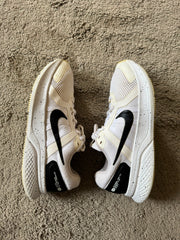 NIKE SIZE 40.5