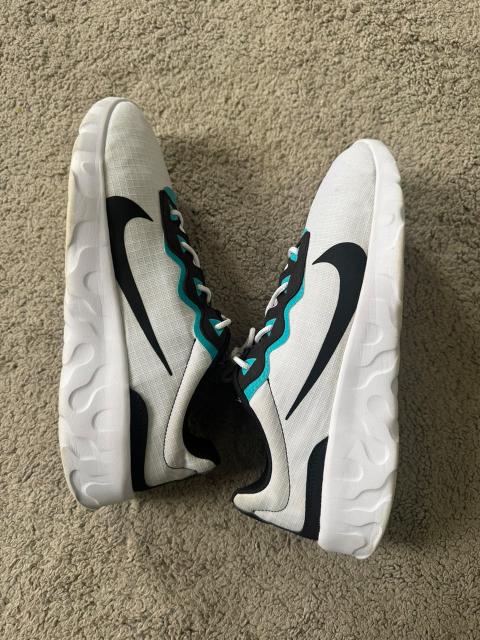 Nike Explore Strada sneakers