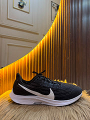NIKE SIZE 44