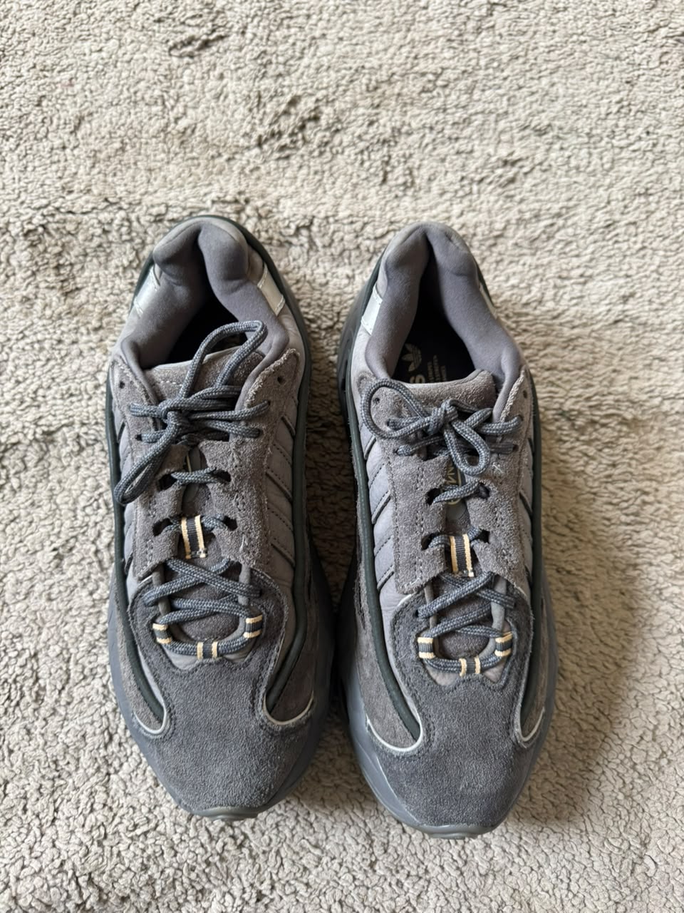 ADIDAS SIZE 41.5