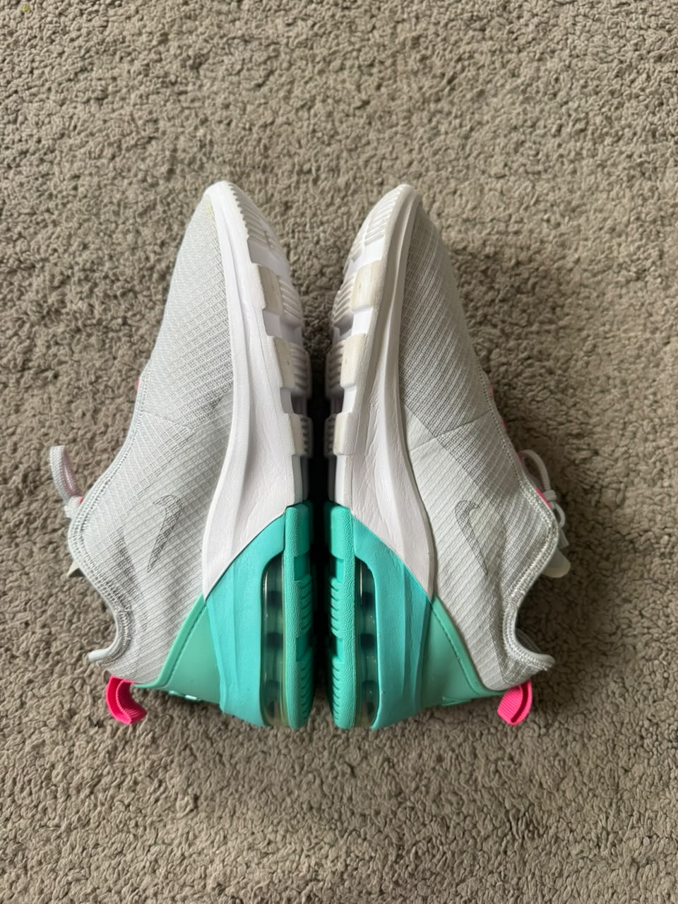 NIKE AIR MAX MOTION 2
